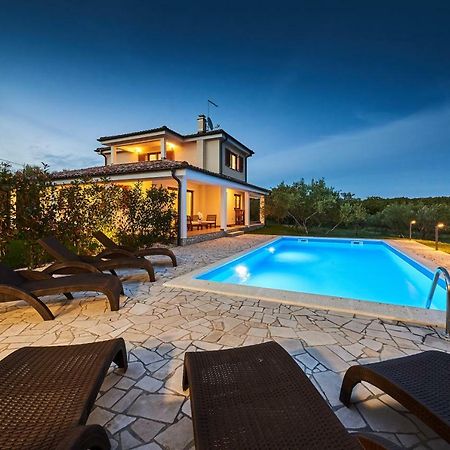 Villas Montrin Kastel Экстерьер фото