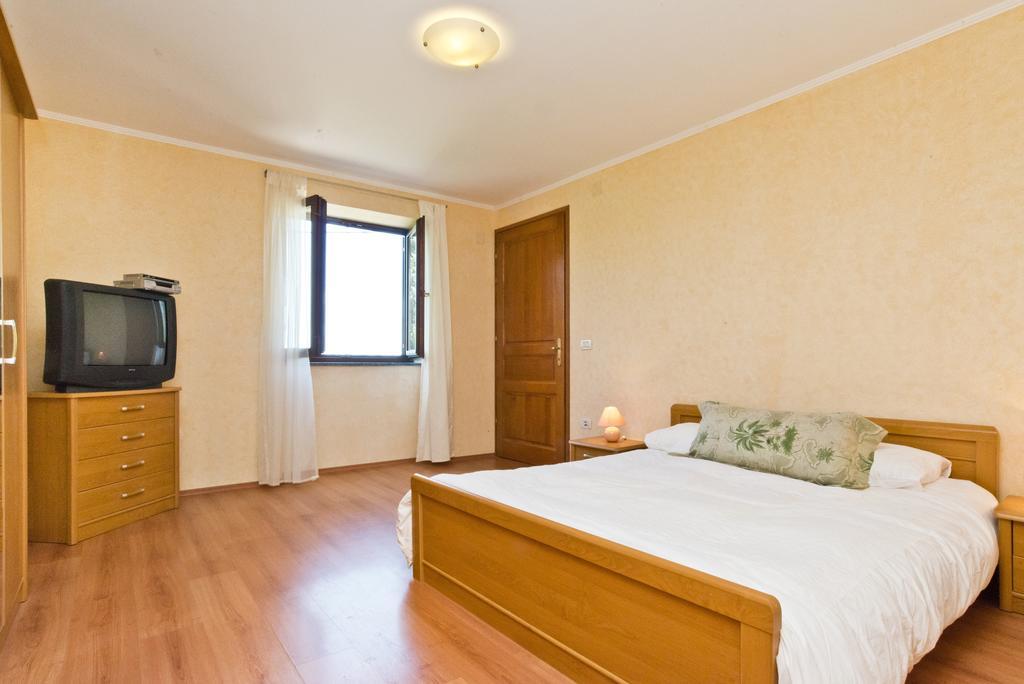 Villas Montrin Kastel Номер фото