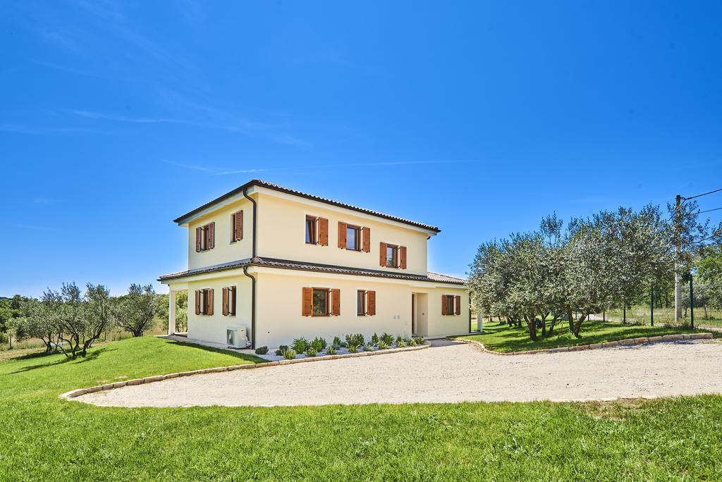 Villas Montrin Kastel Экстерьер фото