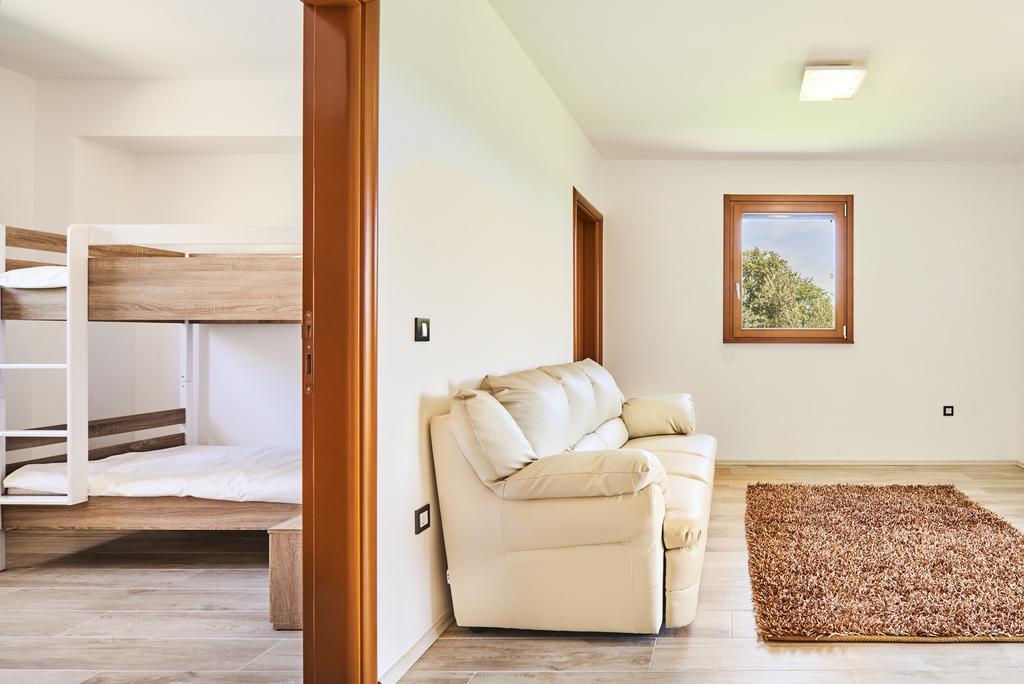 Villas Montrin Kastel Экстерьер фото