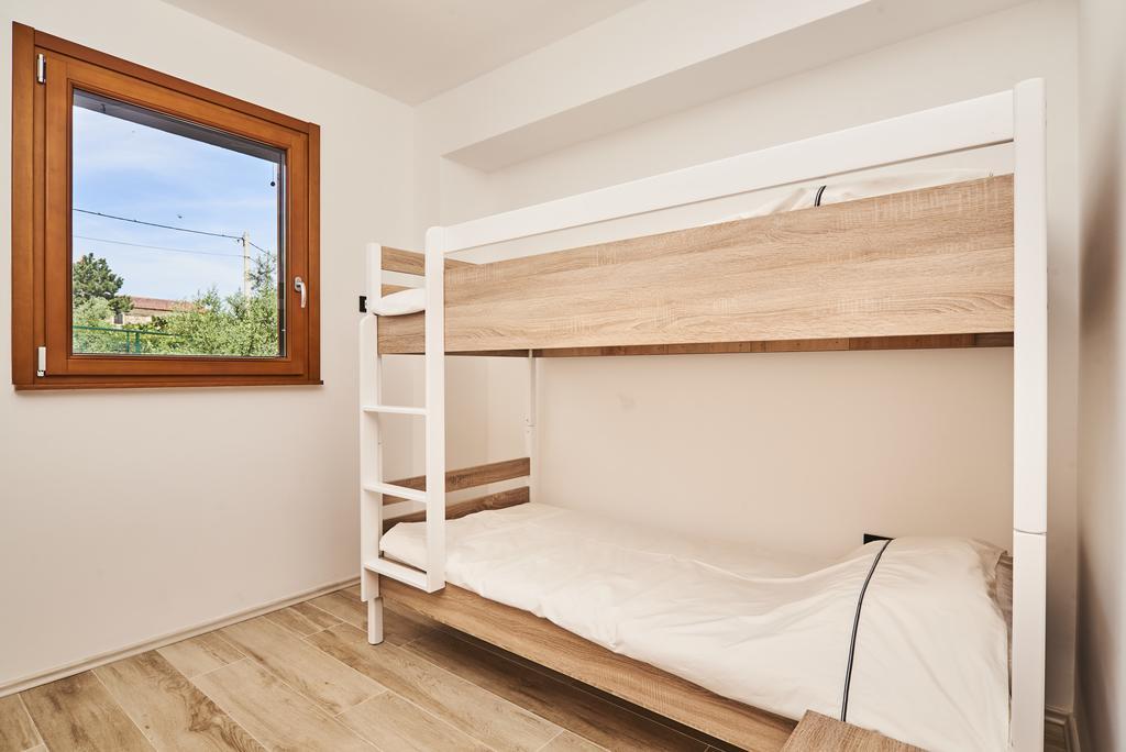 Villas Montrin Kastel Экстерьер фото