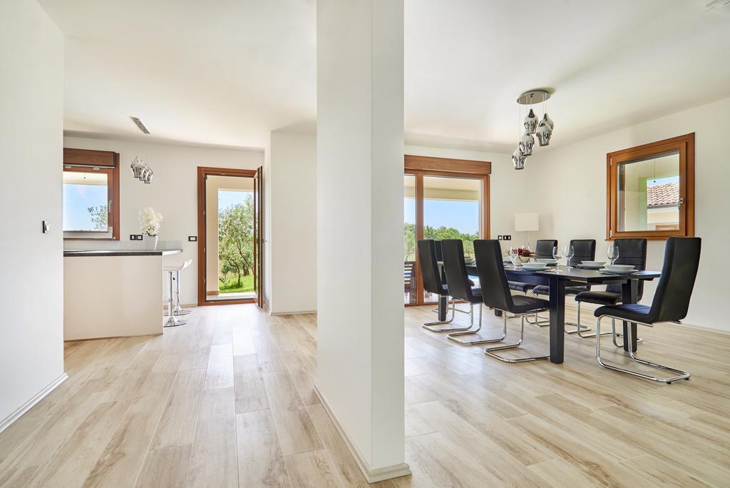 Villas Montrin Kastel Экстерьер фото