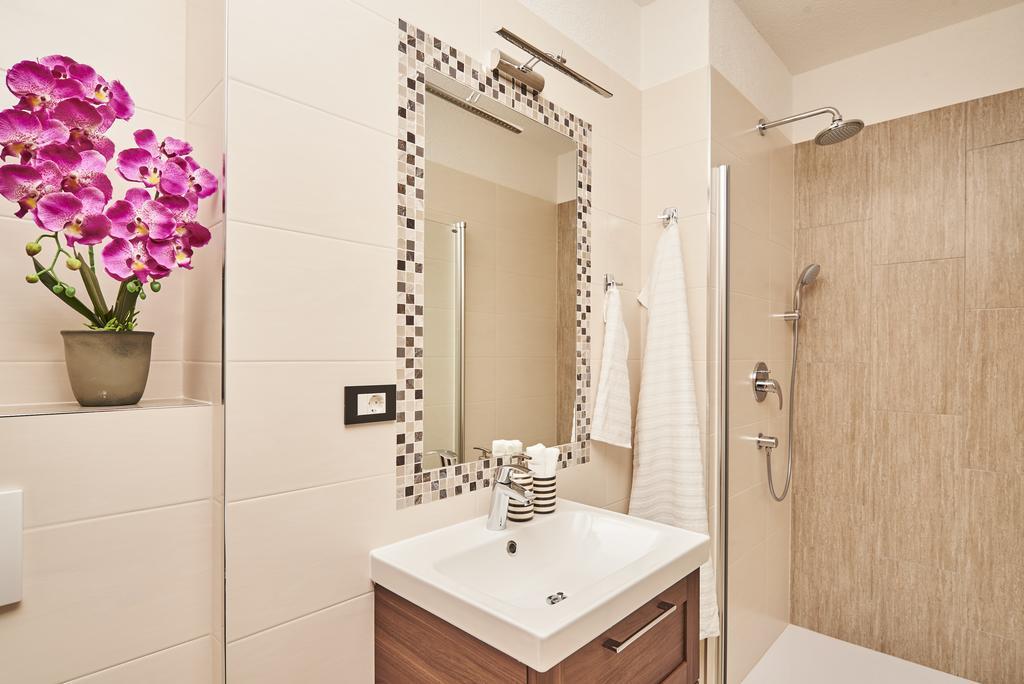 Villas Montrin Kastel Экстерьер фото