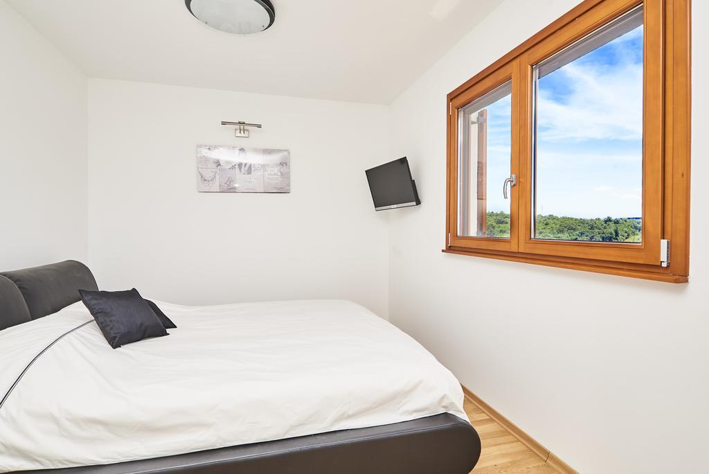 Villas Montrin Kastel Экстерьер фото